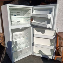 Frigidaire 18.3 Cubic Foot F F T R. 181 Standard Depth 30 In Refrigerator.