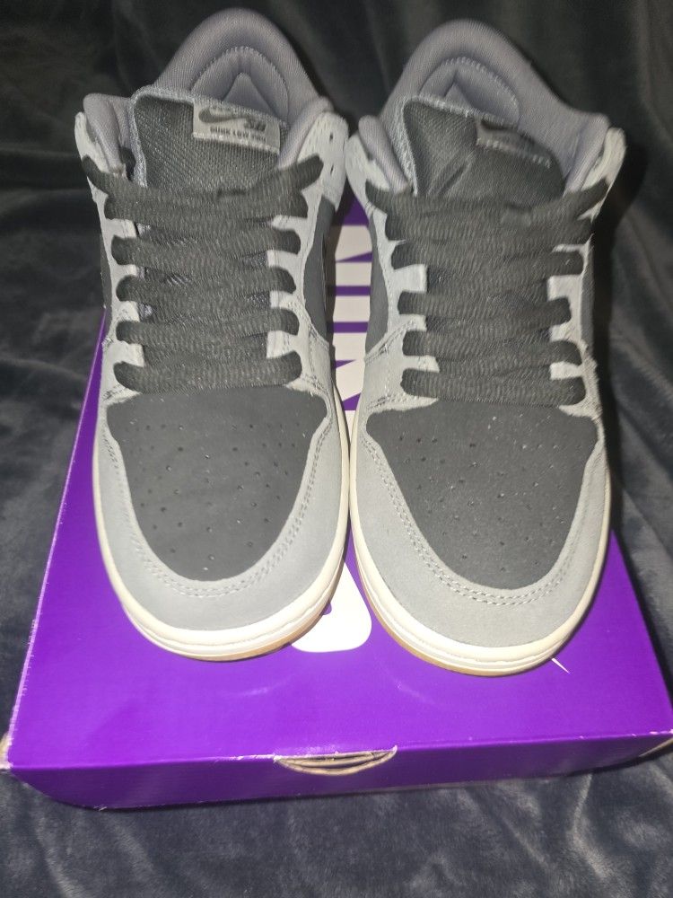sb dunk dark smoke grey 9.5