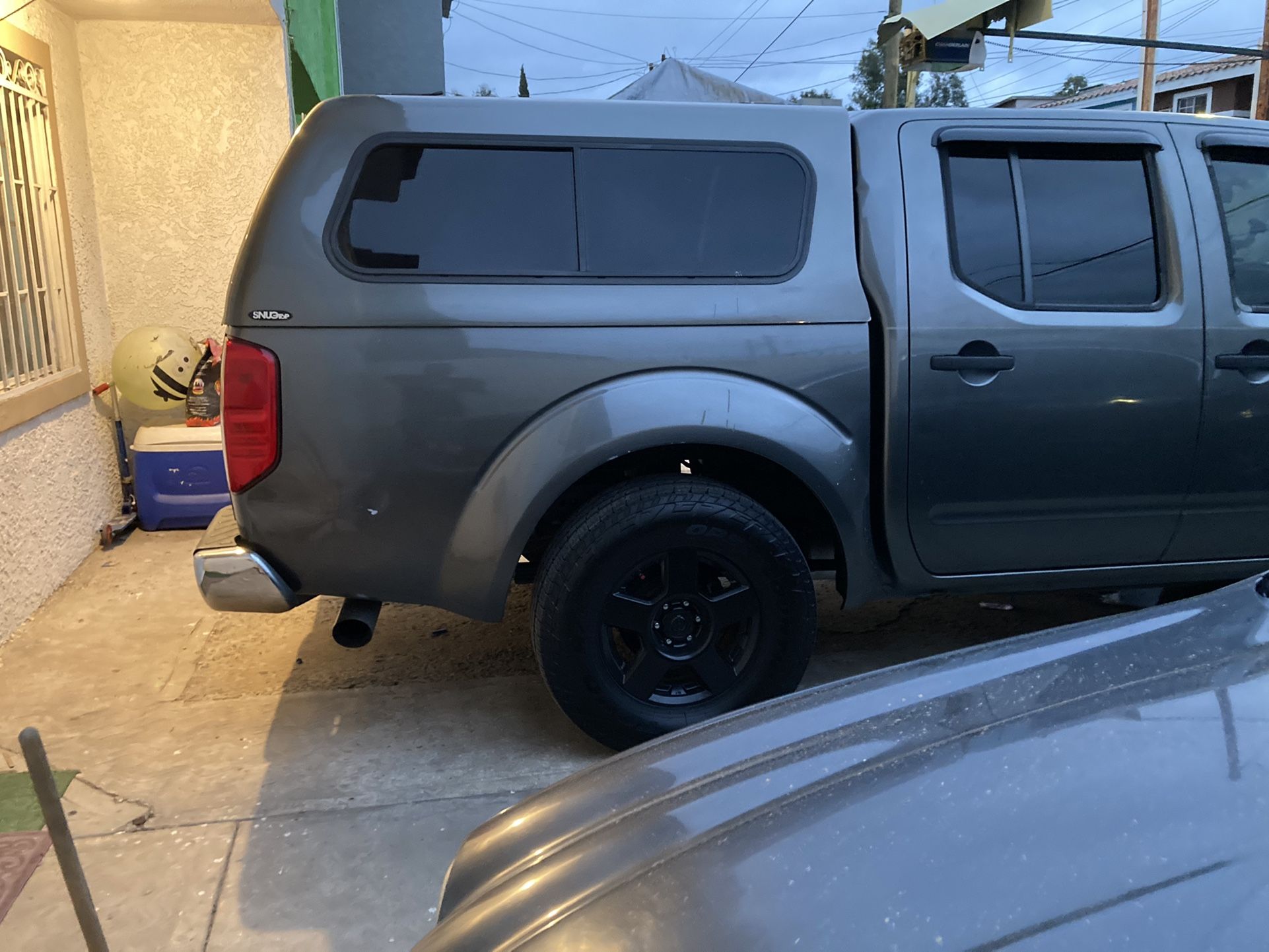 Camper Shell For Nissan Frontier 2005 And Up for Sale in Camper Shell For Nissan Frontier 2005 And Up for Sale in