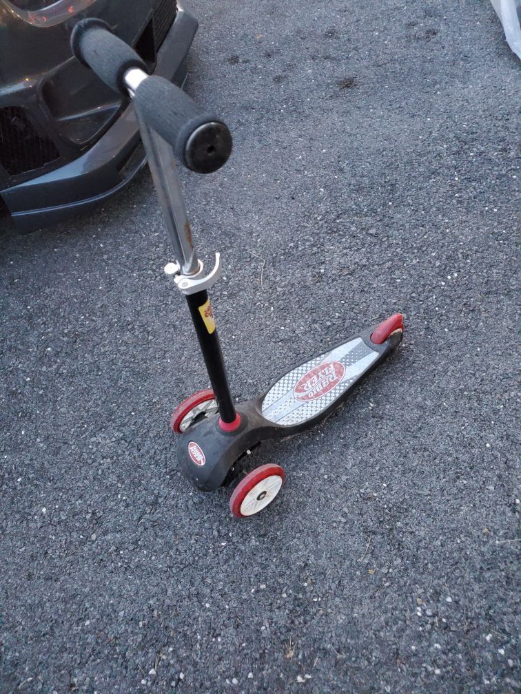 Kids 3 wheel scooter.
