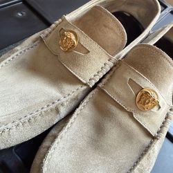 Authentic Designer Shoes Gucci Louis Vuitton And Versace