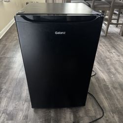 Galanz Mini Fridge