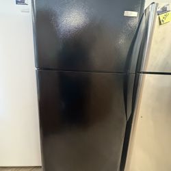 Frigidaire Apartment Size Refrigerator 