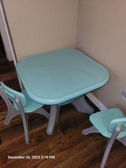 Teal Table In Great Condition
