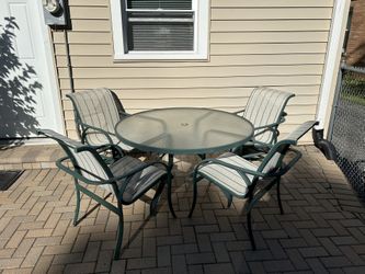 Outdoor Table & 4 Chairs