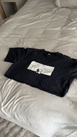 women’s crop top