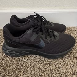 Nike Size 8 Women’s New