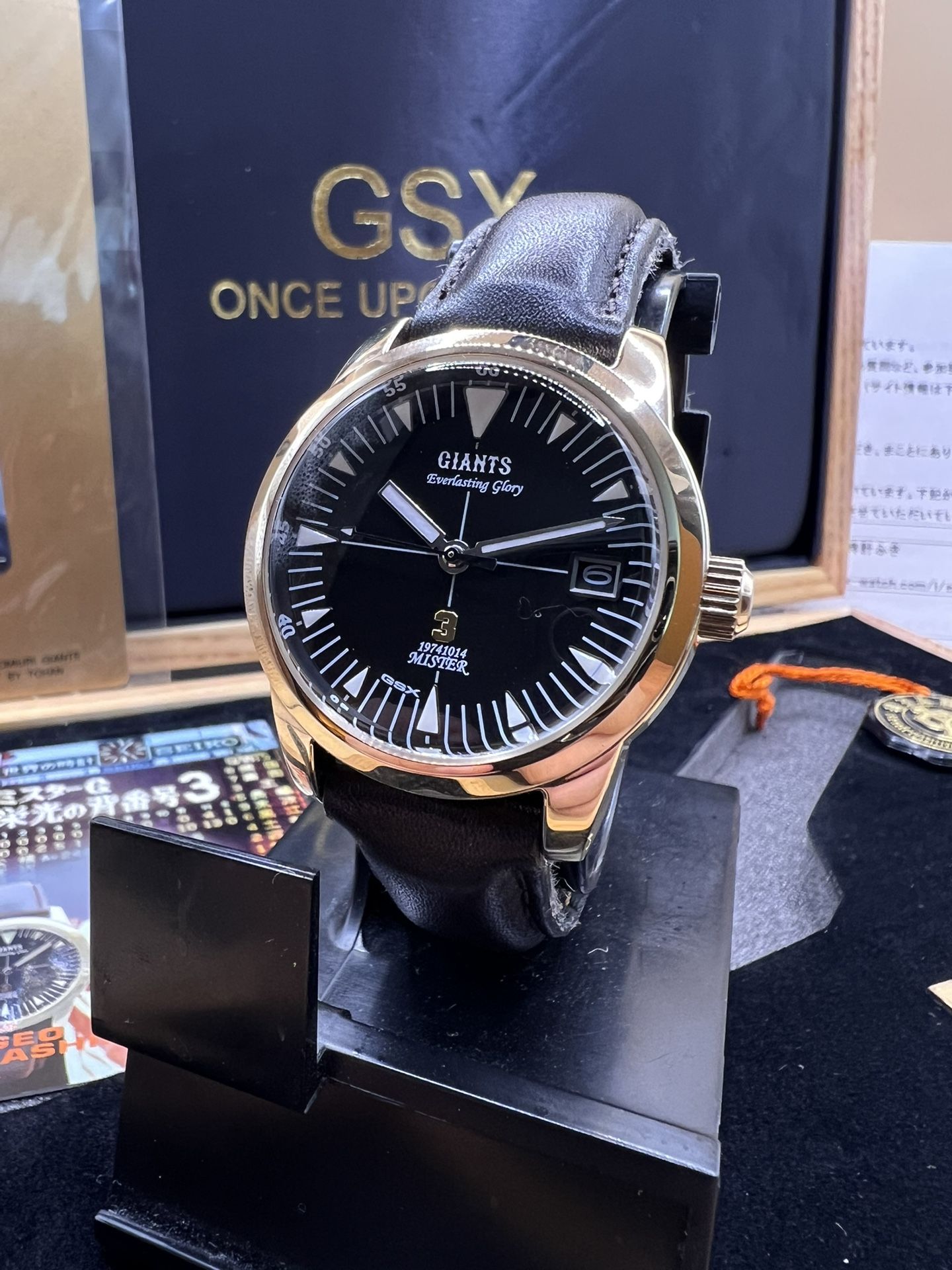 Tokyo Yomiuri Giants Watch . GSX 600 G03. Limited 400/444. Full Set . Kinetic .