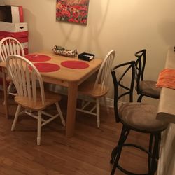 Selling Bar Stools, Table W/3 Chairs & Extender