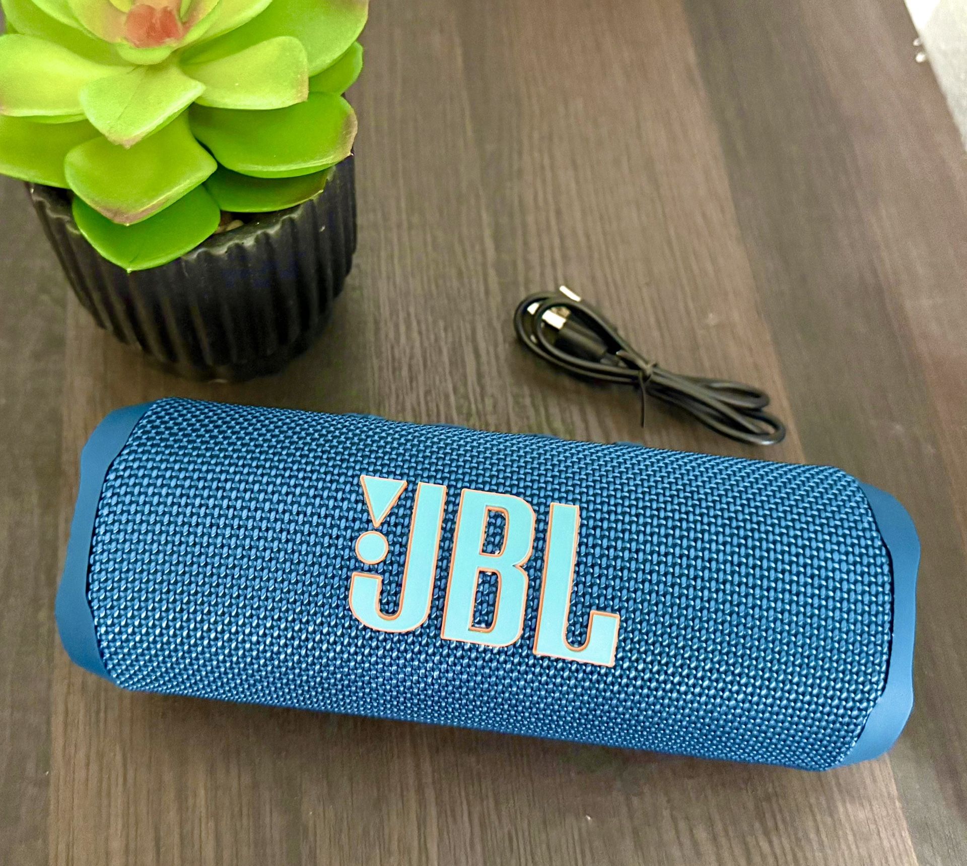 JBL Flip 6 Bluetooth Speaker Blue Best Offer