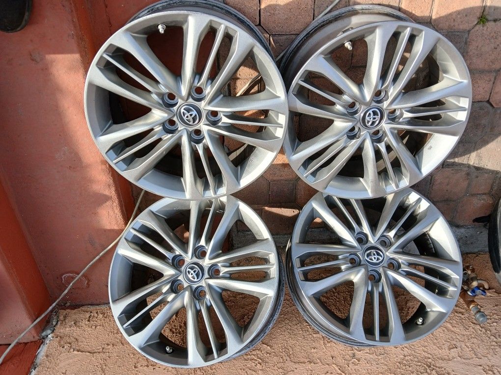 JUEGO D RRINES PARA CARROS TOYOTA CAMRY LEXUS TACOMA 5 OYOS R4 SIENA MEDIDA 17
