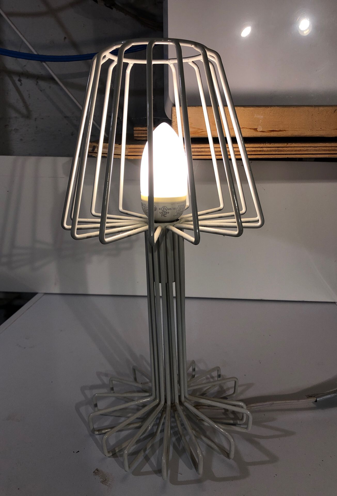 Wire Desk Lamp