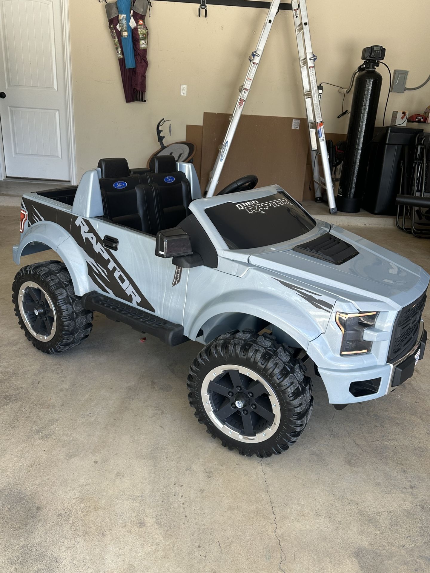 Power Wheels Ford F150 Raptor