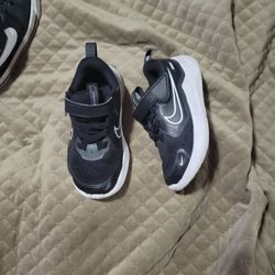 Nike Cosmic Runner Sneaker Toddler