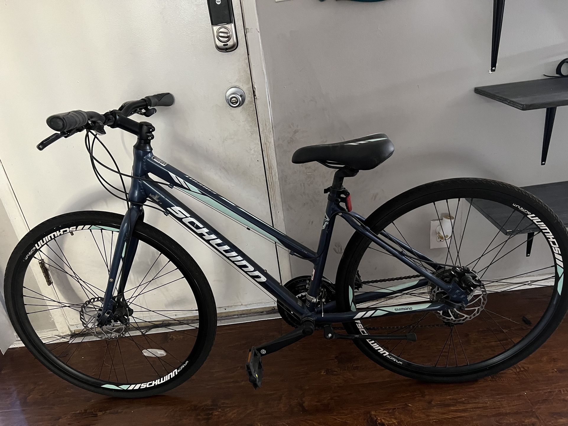 SCHWINN UNISEX 10 SPEED BIKE 250 OBO
