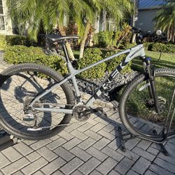 TREK MARLIN 7 Mountain Bike