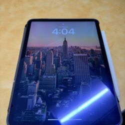 IPAD PRO 11 WIFI 128GB with Apple Pen 2nd gen & ipad case