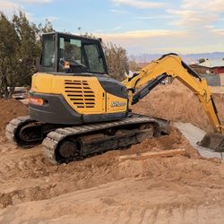 AWESOME! EXCAVATOR LOW HOURS LIKE NEW