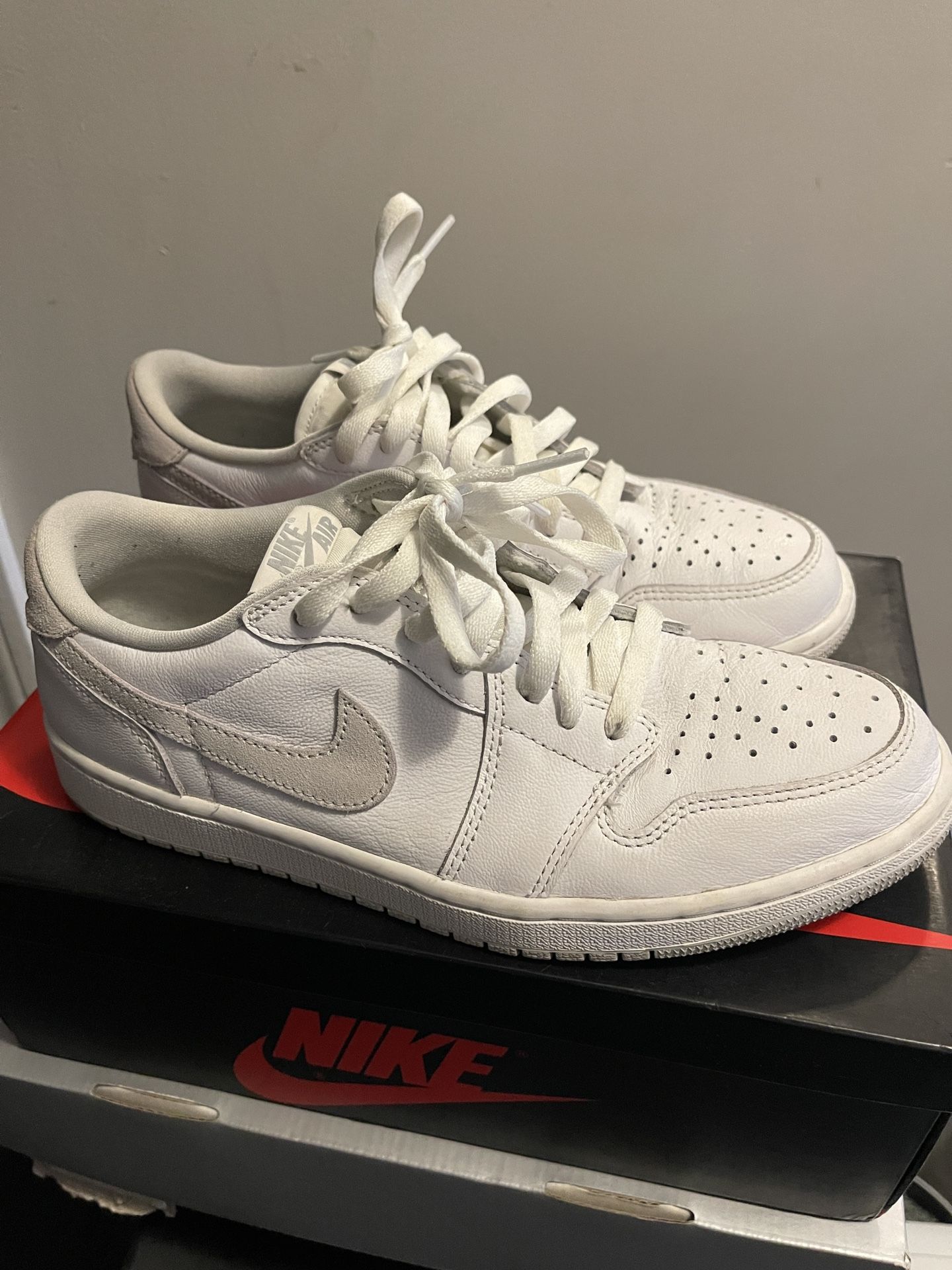 Neutral Grey Low 1’s 