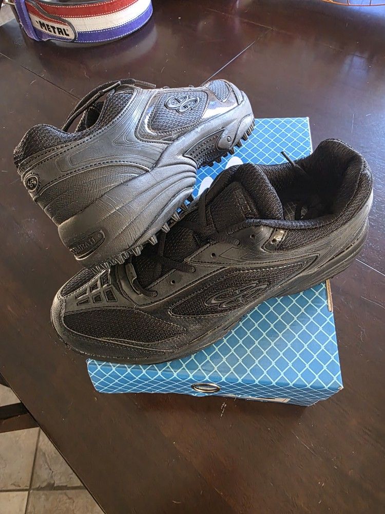 BOOMBAH TURF SHOES SIZE 13