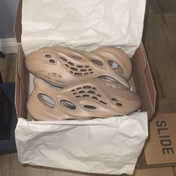 Yeezy Foam Runner (RNR) Mist Size 12