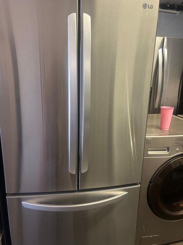 LG French Door Refrigerator W32
