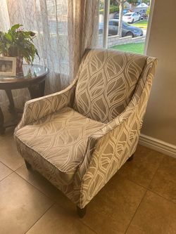 Set of 2 Matching Upholstered Accent Chairs – Taupe & Cream Pattern