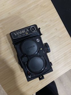 Yashica Mat 124g