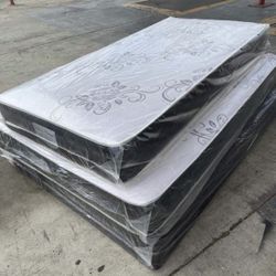 Set Twin Size Mattress And Box Spring