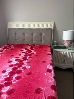 Furniture bed dresser mirror nightstand