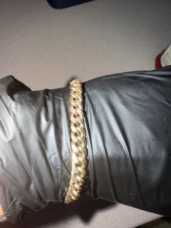 14k Gold Bracelet (Curb)