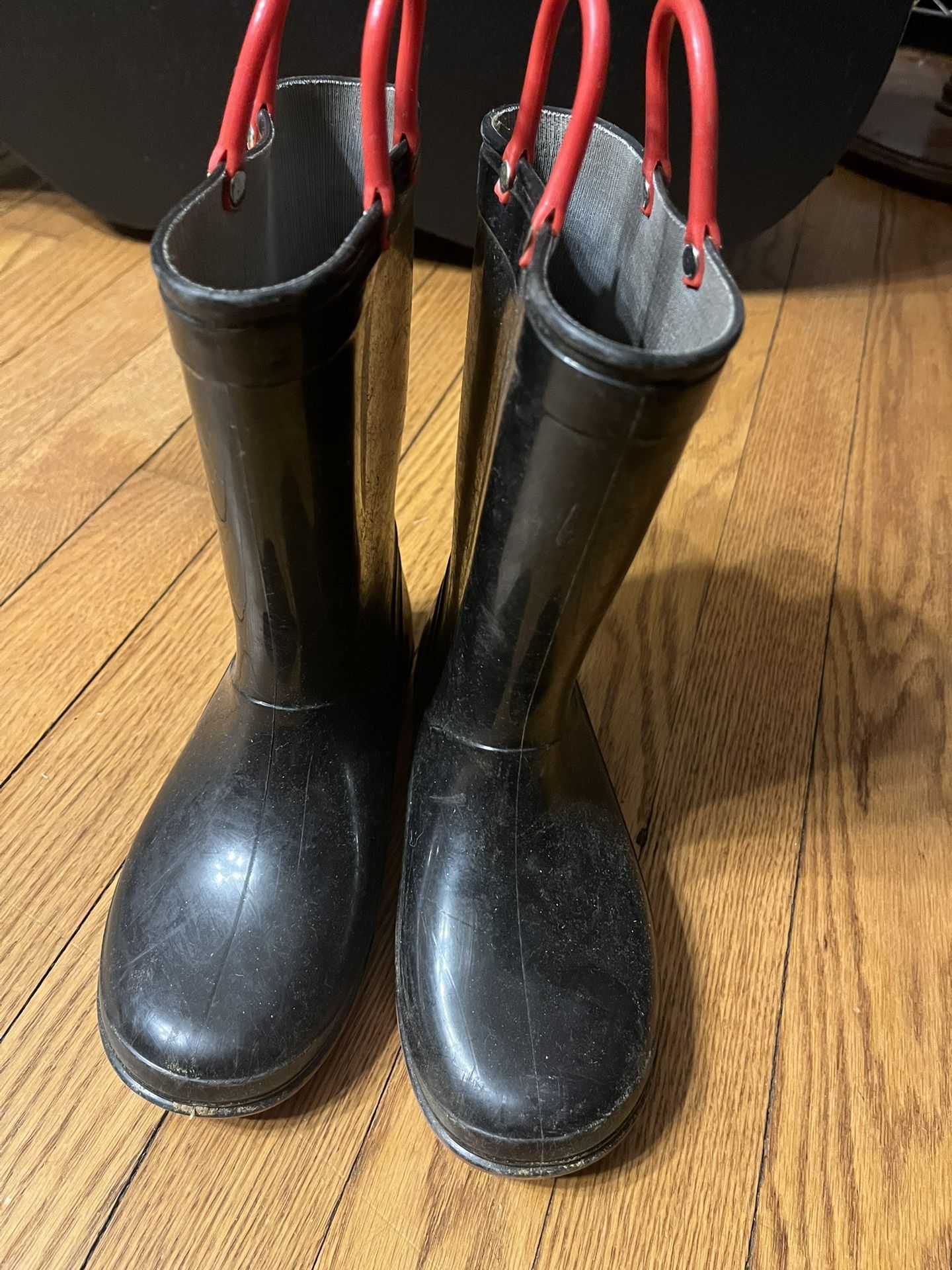 Great Condition Kids Rain boots Size 1