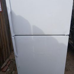 LE Refrigerator 