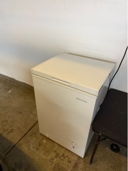 Insignia Chest Freezer