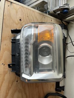 2015 GMC 1500 Sierra Passenger Side Stock Headlight