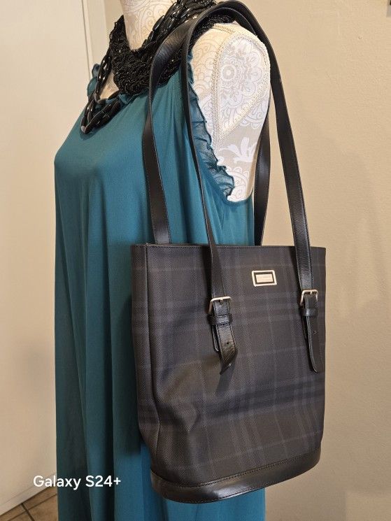 Navy Blue/Black Burberry Tote/Bucket Bag NavaCheck