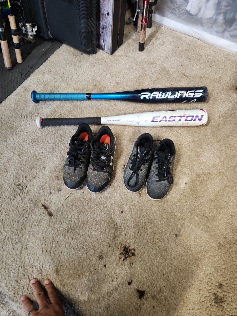 GIRLS SOFTBALL BATS/CLEATS