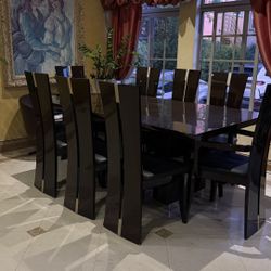 Dining table With 8 Chairs 