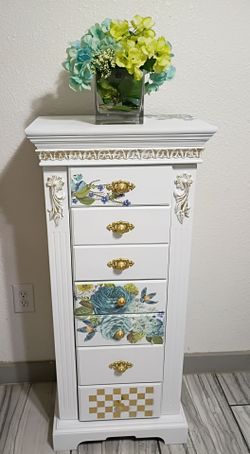 Jewelry armoire (1604 & marbach)