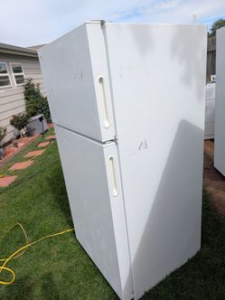 GE REFRIGERATOR