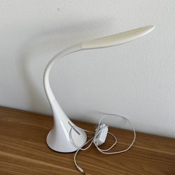 Desk Light -3 Light Mode Setting, 2 USB charging ports