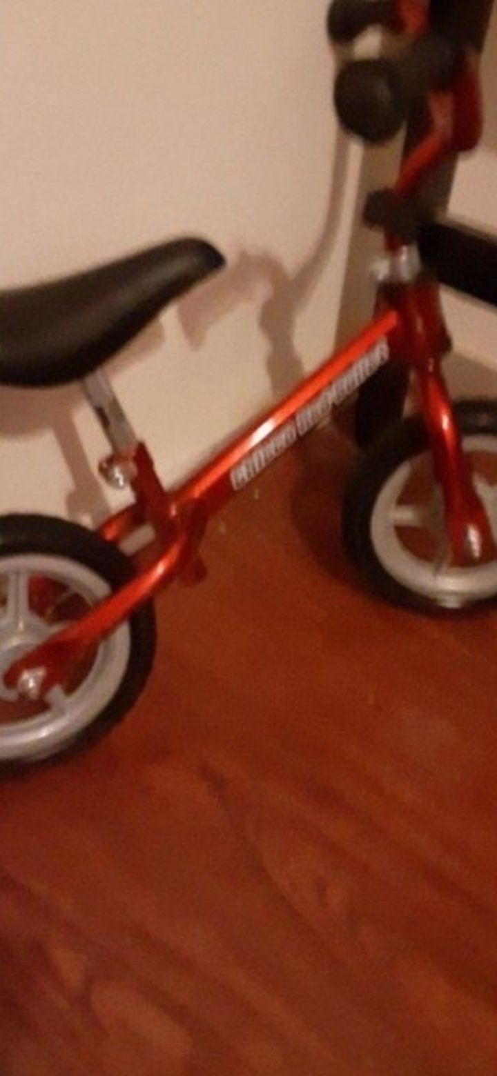Scoot Scoot Chicco Bike $25.00 Cash Only (Serious Buyers)