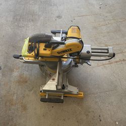 Double Bevel Sliding Compound Miter Saw with 