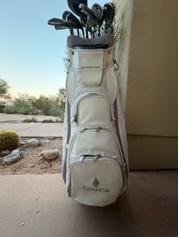 Women’s Callaway golf clubs and bag
