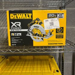 DeWalt 20V MAX XR 7-1/4 in. Cordless Brushless Circular Saw 