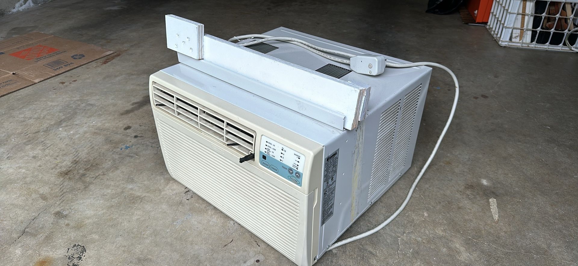 AC Window Unit