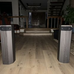 Black Bose 501 Series V Direct/Reflecting Speaker Set