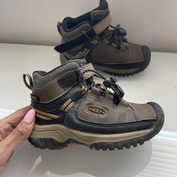 Keen Kids Boots Size8