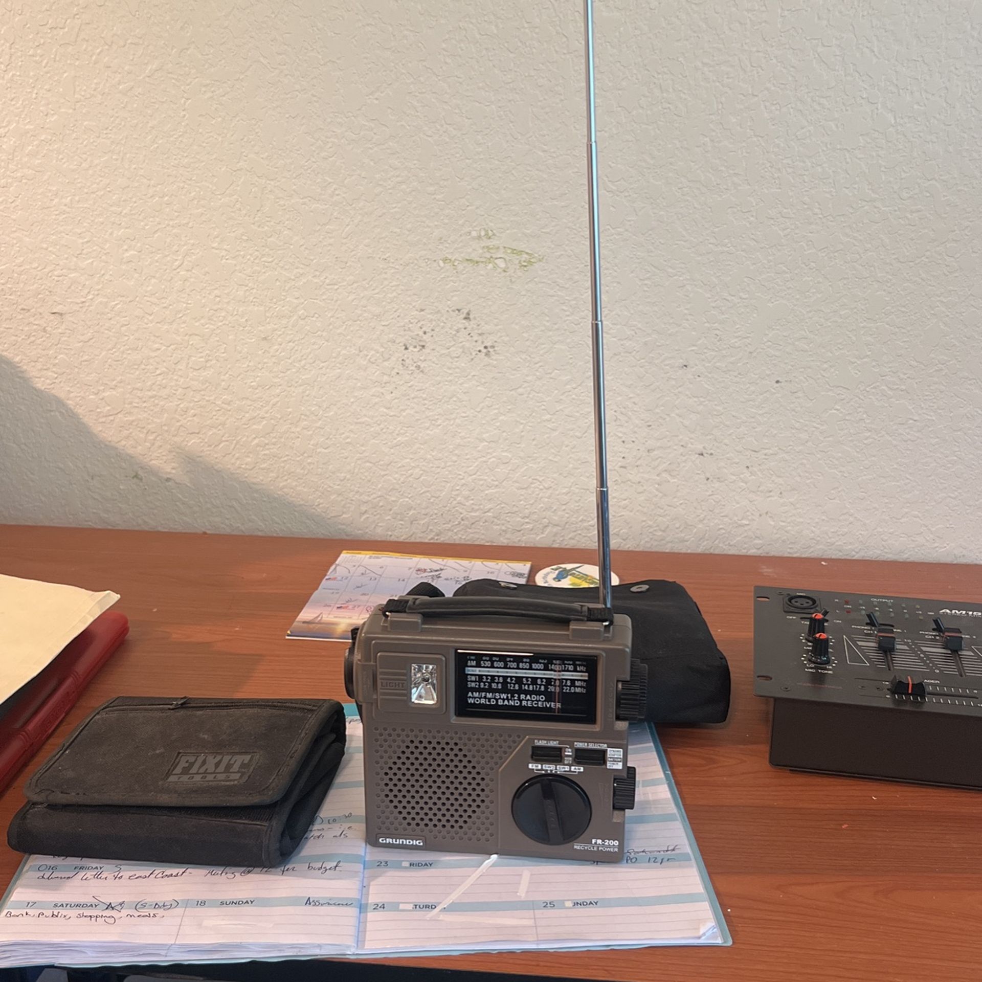 Grundig FR-200 Recycle Power Radio