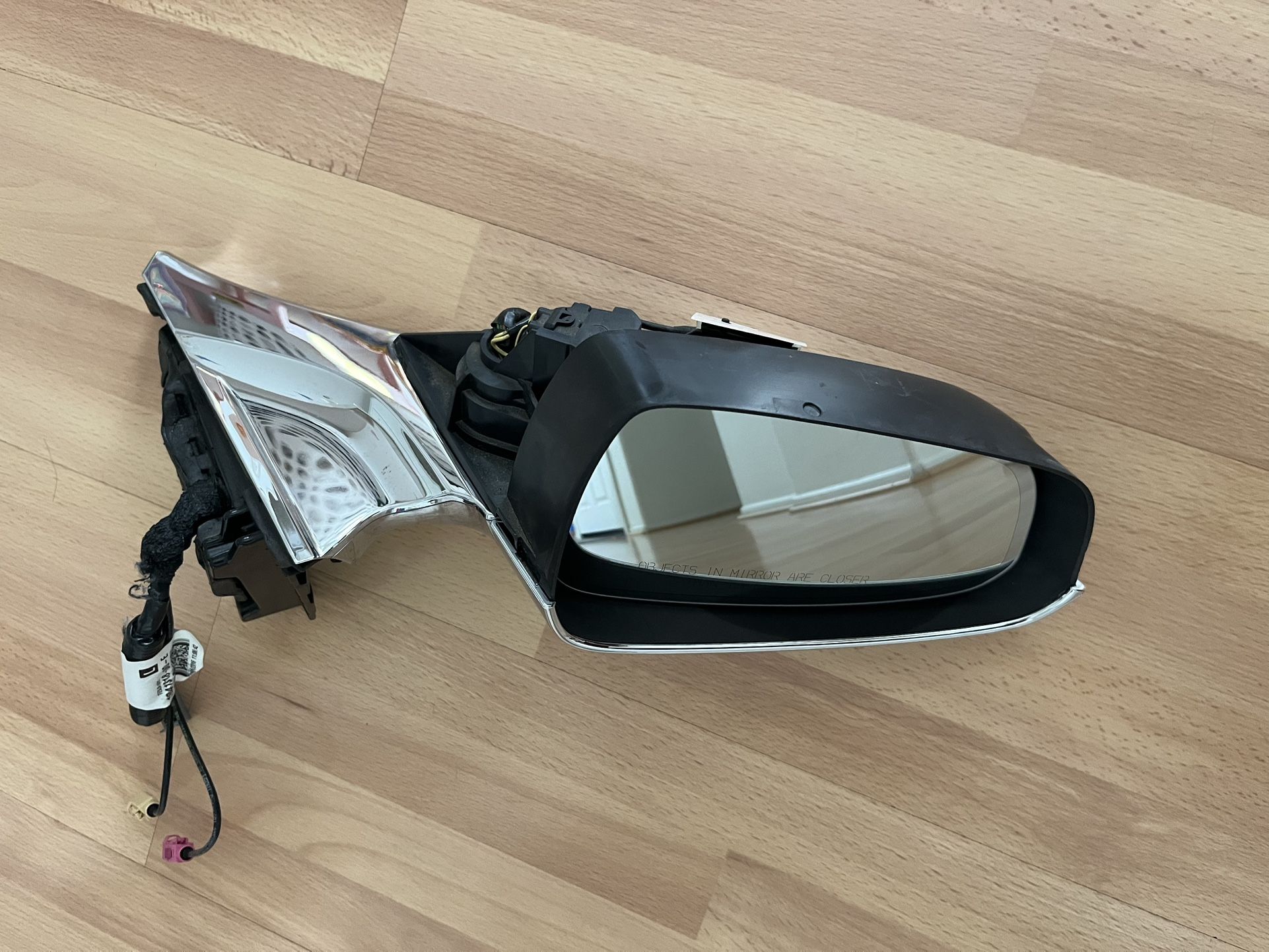 Tesla Model S OEM Right Passenger Side Mirror 1041318-00-E